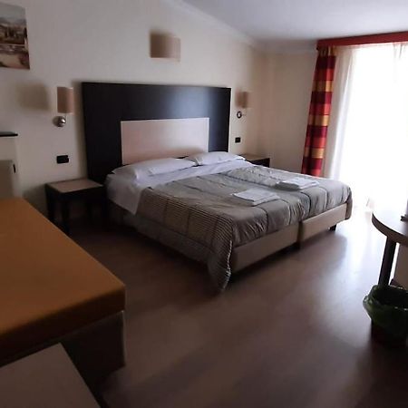 Hotel Dades à Castelluccio dei Sauri Extérieur photo